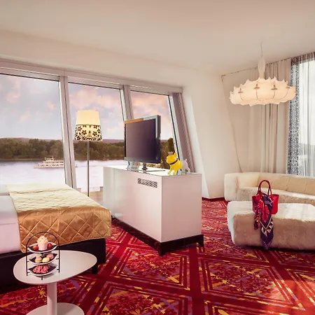 波恩卡梅哈大酒店 5*