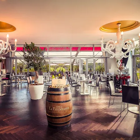 Hotel Kameha Grand 5*