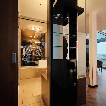 Hotel Kameha Grand 5*