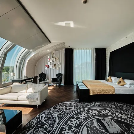 Kameha Grand 5*